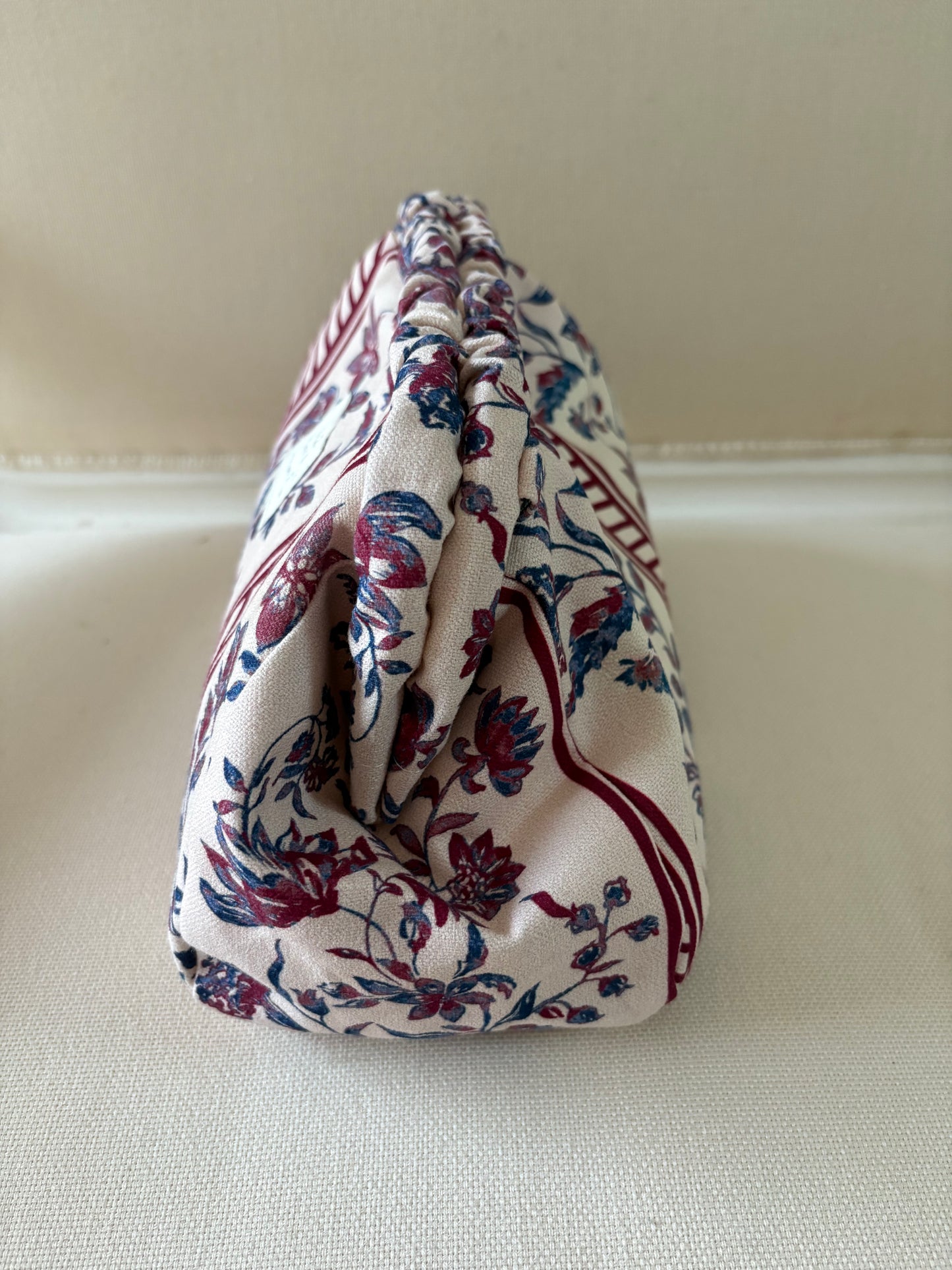 Clutch - Maison de Campagne Rouge Bleu