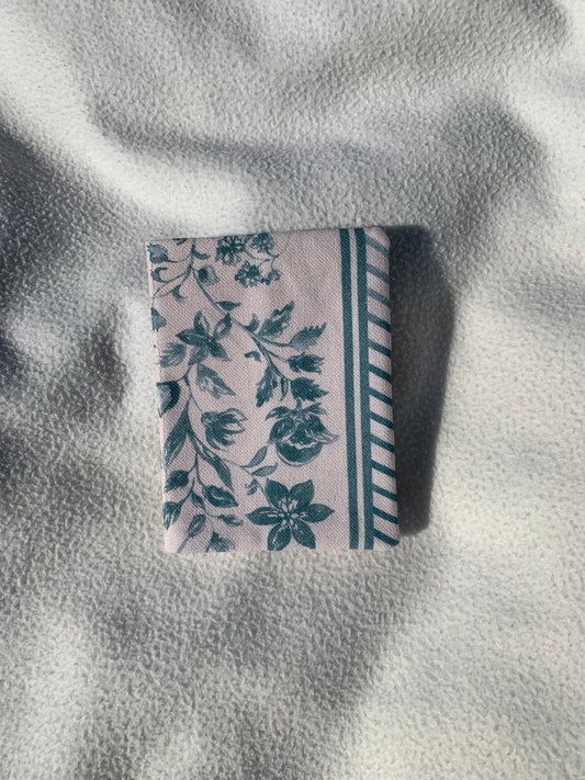 Protège passeport - Maison de Campagne Céladon